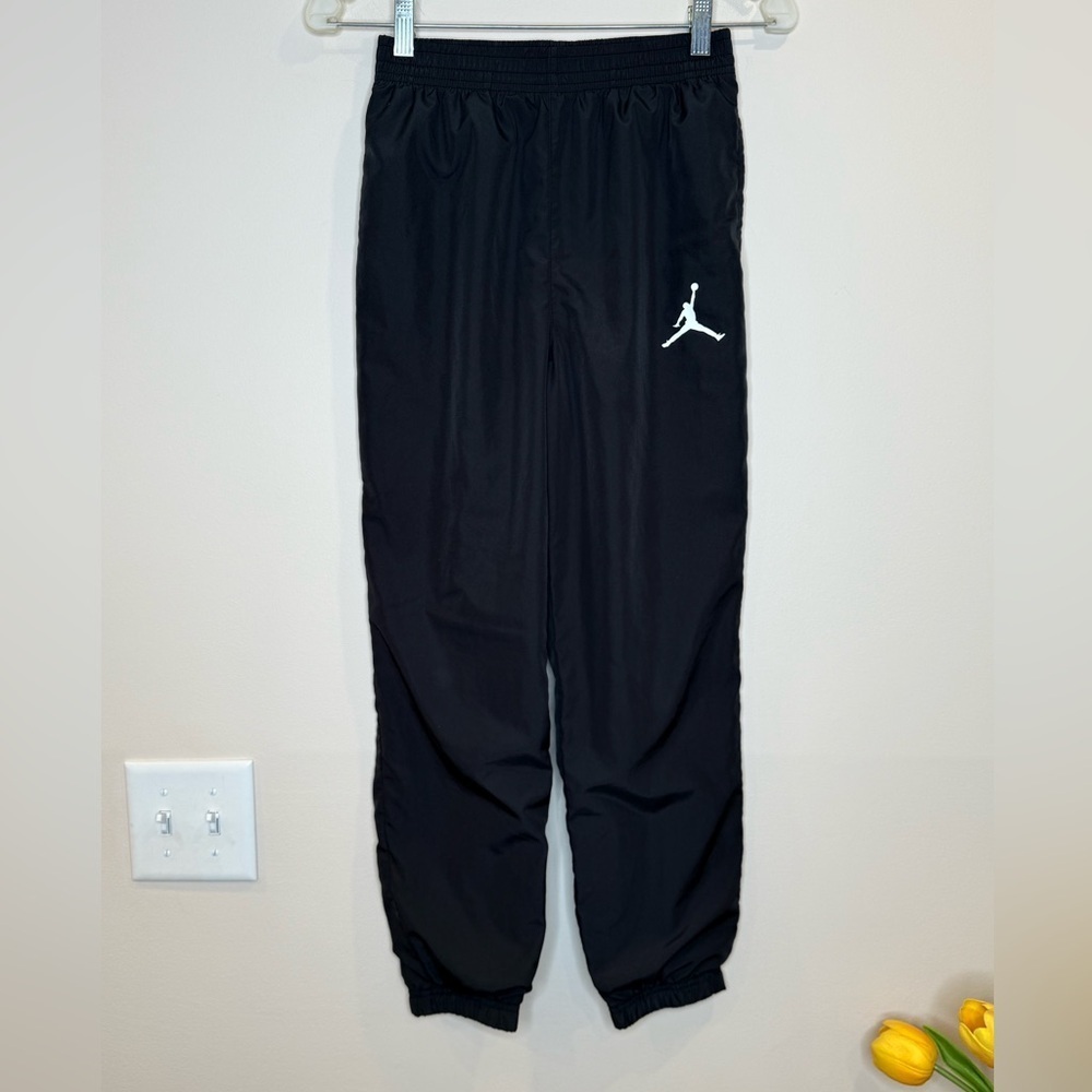 🔥NWOT Jordan Ligth Black Jogger Pants Sz 10-12 yrs 🔥